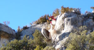 Purge et mise en sécurité de falaises dans le Verdon