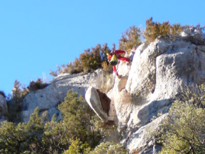 Purge et mise en sécurité de falaises dans le Verdon